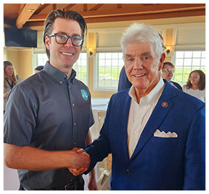 Ben McNabb, owner of Eastland’s Love Oak Pharmacy (featured in the July issue of America’s Pharmacist®) recently hosted Rep. Roger Williams (R-Texas) 